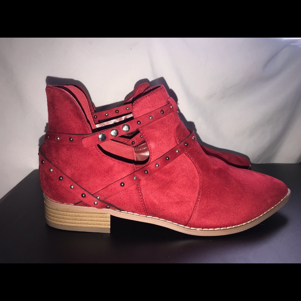 Red heeled booties!!